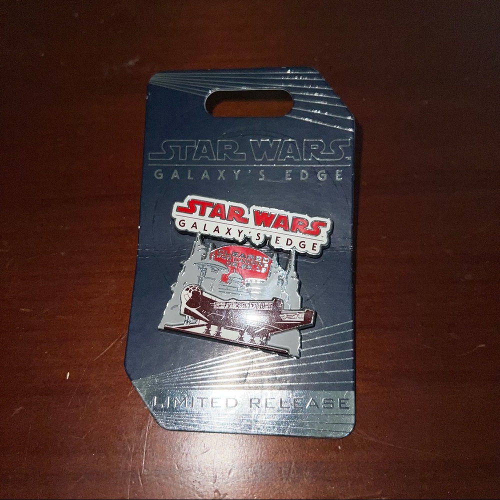 Disney Star Wars Galaxy’s Edge Opening Day Pin